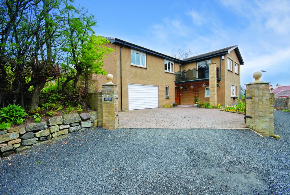 Spectacular views across the Firth of Forth - Feature Property